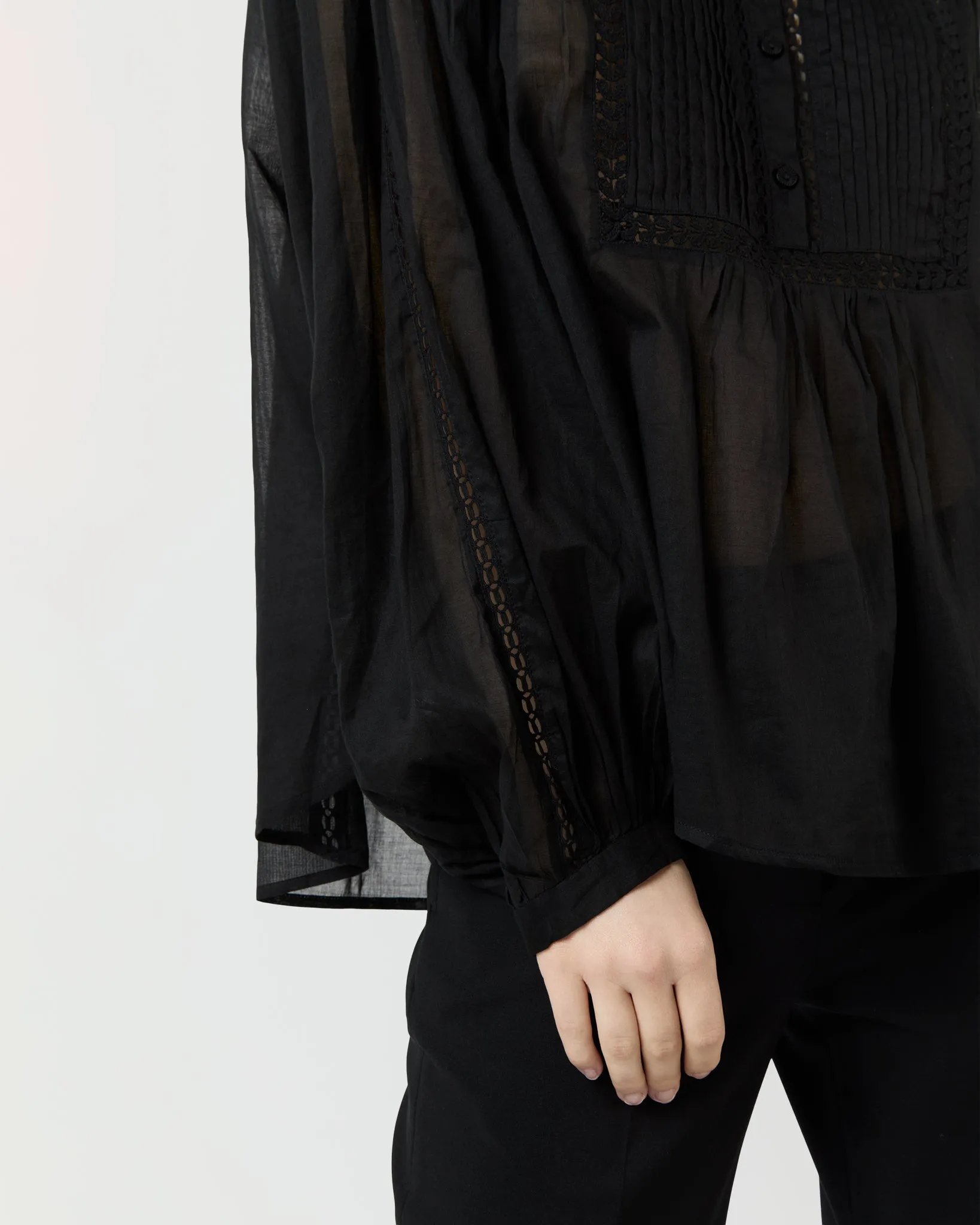 Disia Top in Black