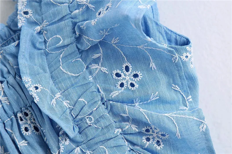 EMBROIDERY CROP TOP