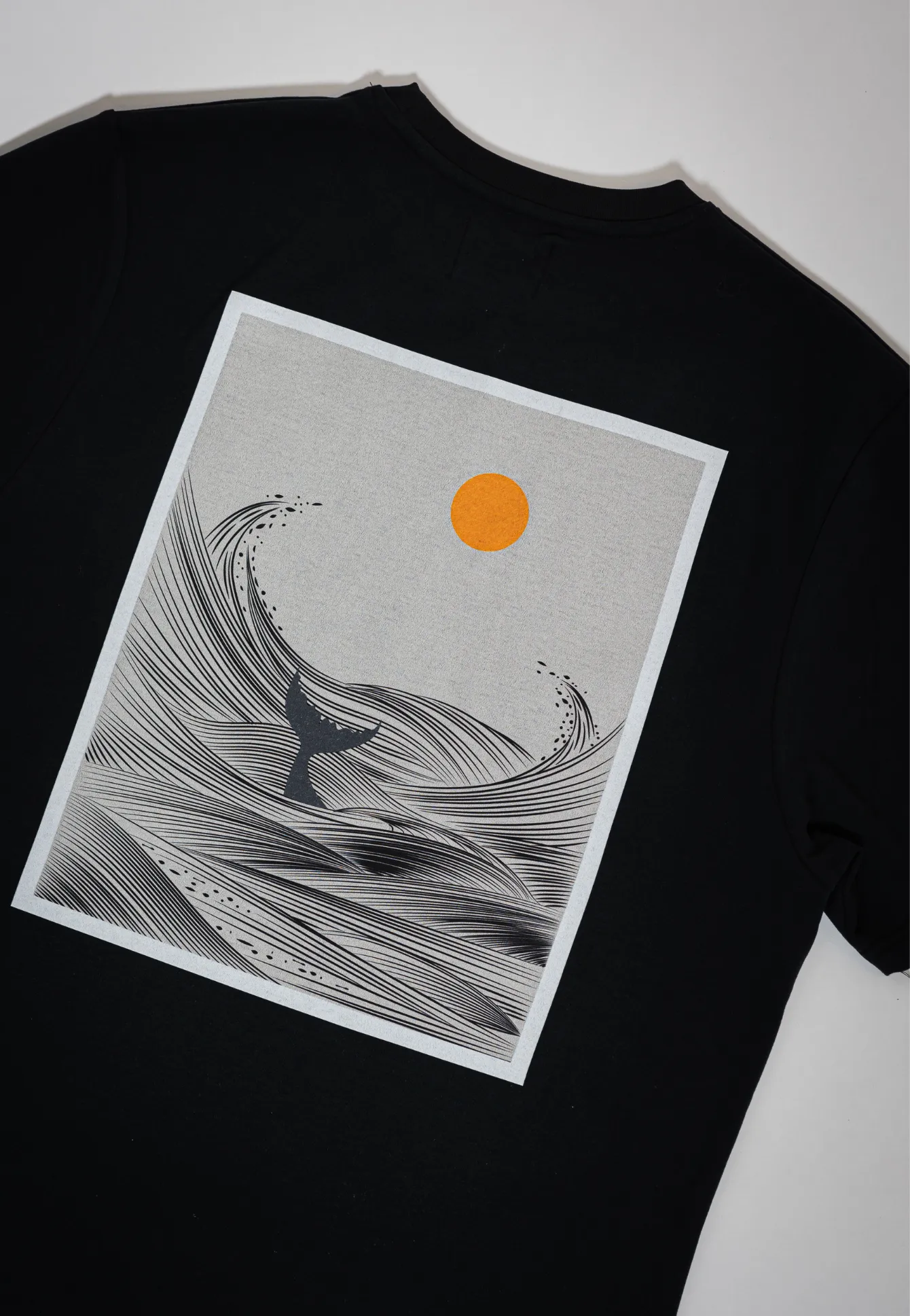 Tale of the Waves - T-shirt